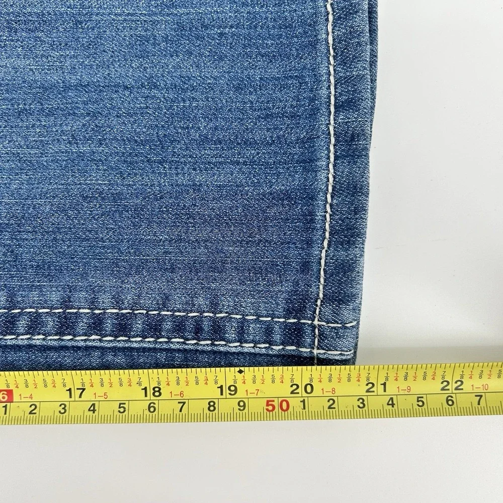 Roz & Ali Stretch Denim Capri Jeans‎ Womens 16 Embroidered Studded Flap Y2K